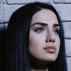 Naz Dej - Age, Bio, Family | Famous Birthdays
