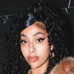 Emily Demian - Age, Bio, Family | Famous Birthdays