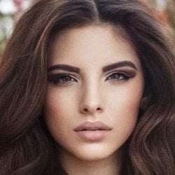 Chelsie Deville - Age, Bio, Family | Famous Birthdays