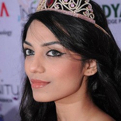 Sobhita Dhulipala - Age, Bio, Family Famous Birthdays(02)