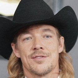 Julia Lynn Sandoval - Age, Bio, Family | Famous Birthdays