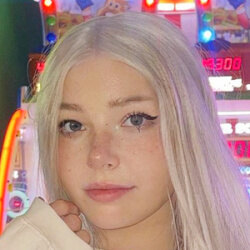 Talia Taylor - Age, Bio, Family | Famous Birthdays