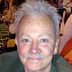 Pianists born in Indiana