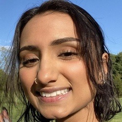 Shaghana Doyle - Age, Bio, Family | Famous Birthdays
