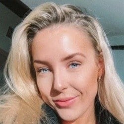 Ilsa Watkins - Age, Bio, Family | Famous Birthdays