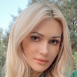 Ella Rose - Age, Bio, Family | Famous Birthdays