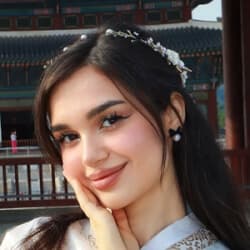 emiliyyam - Age, Bio, Family | Famous Birthdays