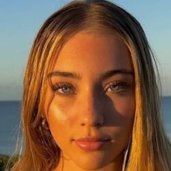 Isa Vegas - Age, Bio, Family | Famous Birthdays