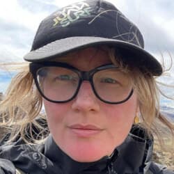 Mel Eslyn - Age, Bio, Family | Famous Birthdays