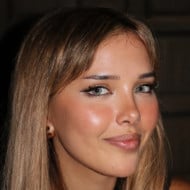 Modelos nascidos em Abril 9