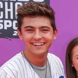 Kyson Facer - Age, Bio, Family | Famous Birthdays