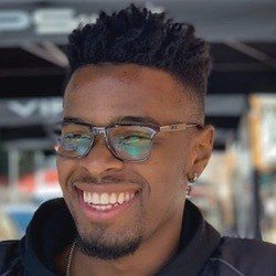 Cantantes nacidos en Nigeria