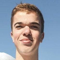 Jake Johns - Age, Bio, Family | Famous Birthdays