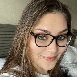 Fit Sidney - Age, Bio, Family | Famous Birthdays