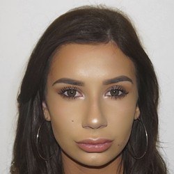 Summer Fox - Age, Bio, Family | Famous Birthdays