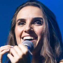 Singers Born June 29 | Famous Birthdays