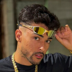 Kellyta Tharsys Curiosidades, Vida Pessoal, Biografia Famous Birthdays
