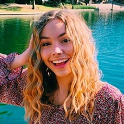 Ansley Spinks - Age, Bio, Family | Famous Birthdays