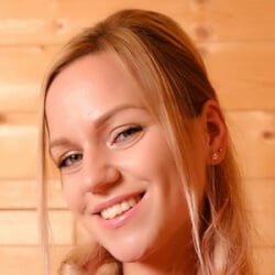 Pianists born in Russia