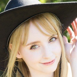 Gemma Louise - Age, Bio, Family | Famous Birthdays