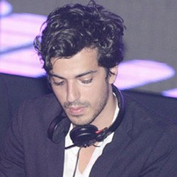 Olly Esse - Age, Bio, Family | Famous Birthdays