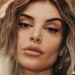 Hana Giraldo - Age, Bio, Family | Famous Birthdays