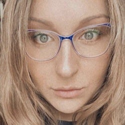 Jessica Goch - Age, Bio, Family | Famous Birthdays