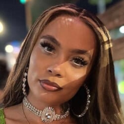 Sara Gold - Age, Bio, Family | Famous Birthdays