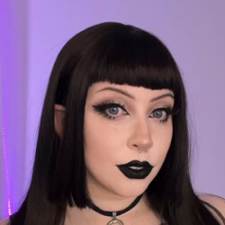 gothpixi - Age, Bio, Family | Famous Birthdays