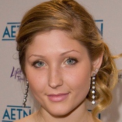 Hayley Hasselhoff - Age, Bio, Family | Famous Birthdays