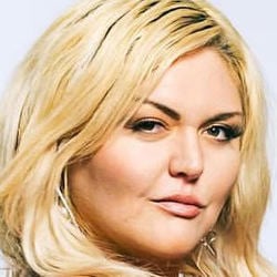 Lindsay Kay Hayward - Age, Bio, Family | Famous Birthdays