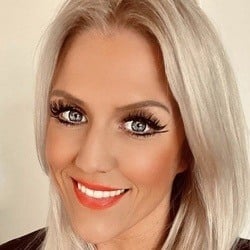 Natalie Horler - Age, Bio, Family | Famous Birthdays
