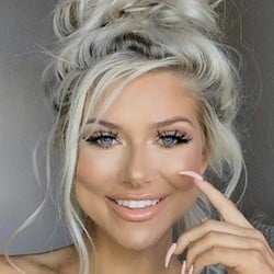 Alyssa Hyde - Age, Bio, Family | Famous Birthdays