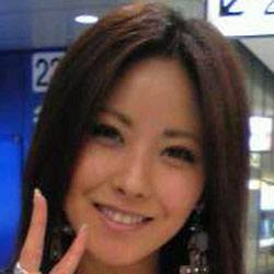 Cantores nascidos em Havaí