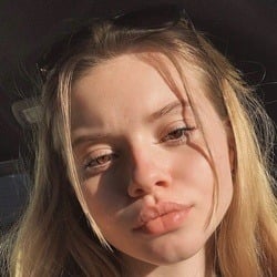 Matia Jackett - Age, Bio, Family | Famous Birthdays
