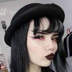 Xowie Jones - Age, Bio, Family | Famous Birthdays
