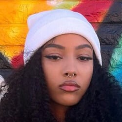 Coral Smith - Age, Bio, Family | Famous Birthdays