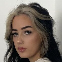 Kani Rosi - Age, Bio, Family | Famous Birthdays