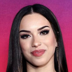 Carly King - Age, Bio, Family | Famous Birthdays
