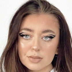 Anastasia Doll - Age, Bio, Family | Famous Birthdays