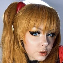 kirapika.cos - Age, Bio, Family | Famous Birthdays