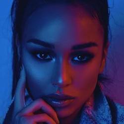 Elena Kamperi Alter, Familie, Bio | Famous Birthdays
