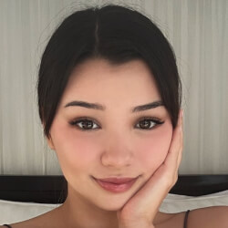 Tina Kitsune - Age, Bio, Family | Famous Birthdays