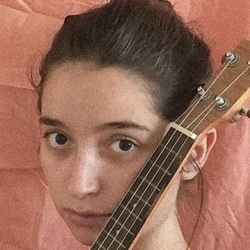 Cantantes nacidos en Eslovenia