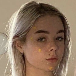 Tess Krauser - Age, Bio, Family | Famous Birthdays