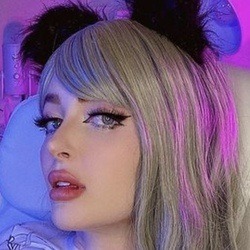 Kristen Lanae - Age, Bio, Family | Famous Birthdays