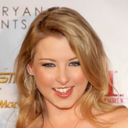 Sunny Lane - Age, Bio, Family | Famous Birthdays