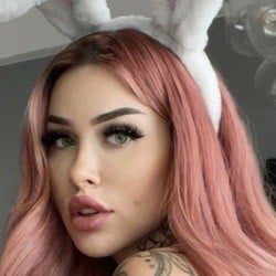 Jade Lavoie - Age, Bio, Family | Famous Birthdays