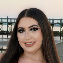 lizzybbeauty - Age, Bio, Family | Famous Birthdays