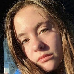 Ashlyn Castro - Age, Bio, Family | Famous Birthdays